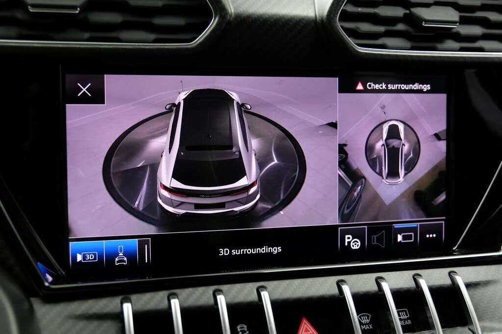 2023 Lamborghini Urus Performante - Image 26 of 31