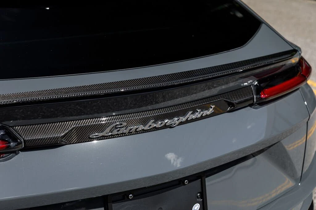 2023 Lamborghini Urus Performante - Image 14 of 31