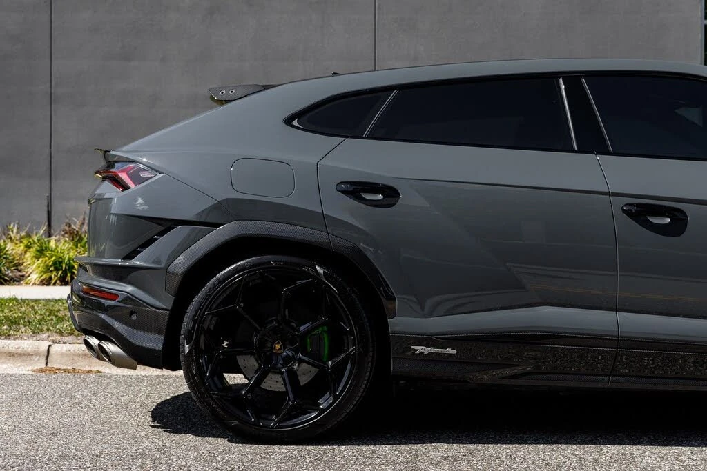 2023 Lamborghini Urus Performante - Image 16 of 31
