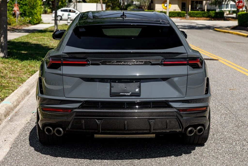 2023 Lamborghini Urus Performante - Image 12 of 31