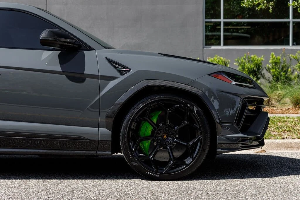 2023 Lamborghini Urus Performante - Image 17 of 31