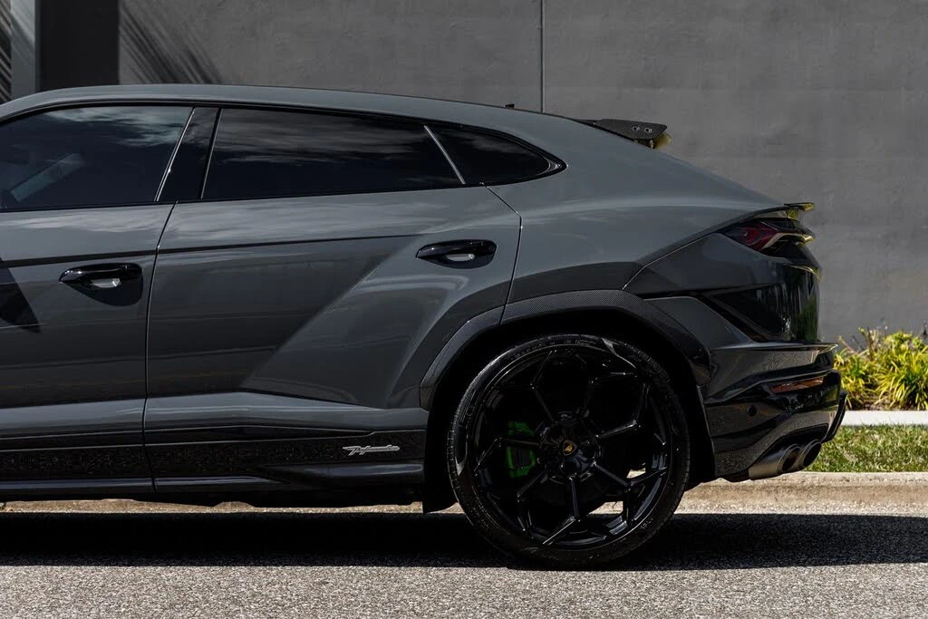2023 Lamborghini Urus Performante - Image 7 of 31