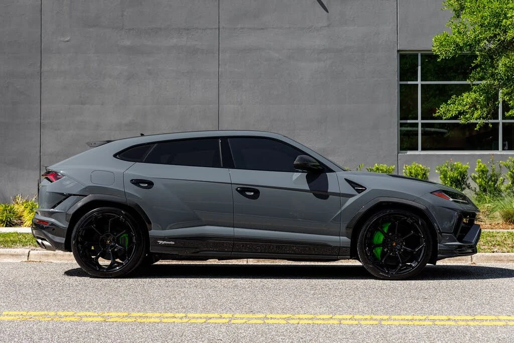 2023 Lamborghini Urus Performante - Image 10 of 31