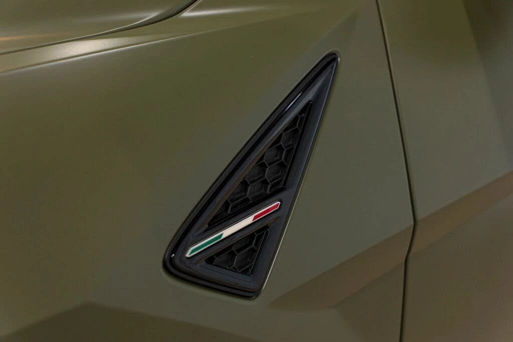 2023 Lamborghini Urus Performante - Image 10 of 31