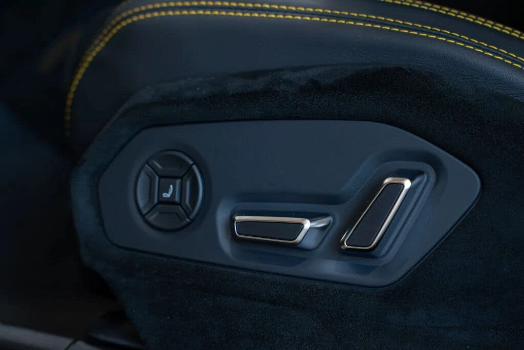 2023 Lamborghini Urus Performante - Image 29 of 31