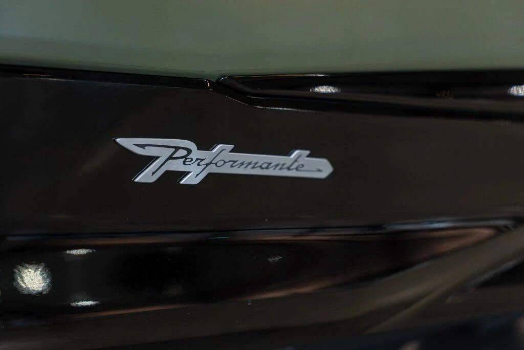 2023 Lamborghini Urus Performante - Image 15 of 31