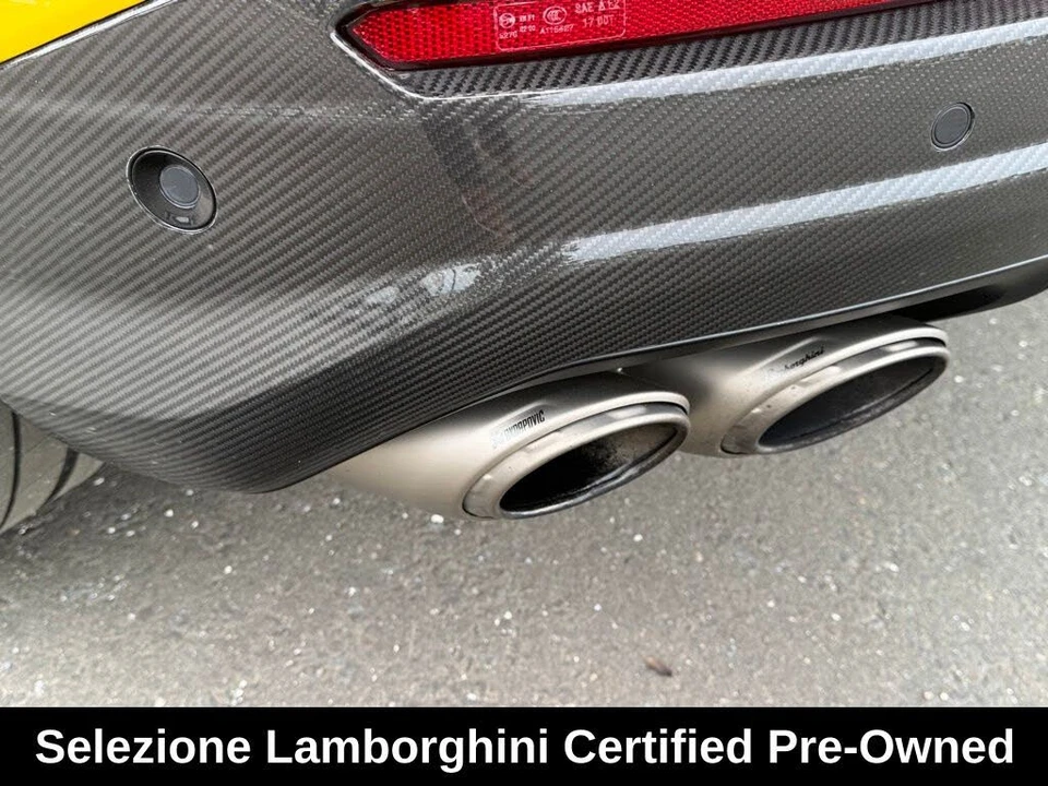 2023 Lamborghini Urus Performante - Image 20 of 31