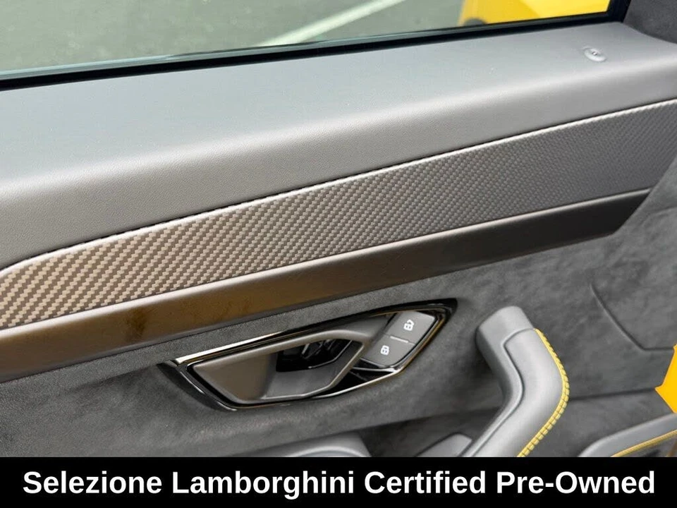 2023 Lamborghini Urus Performante - Image 25 of 31