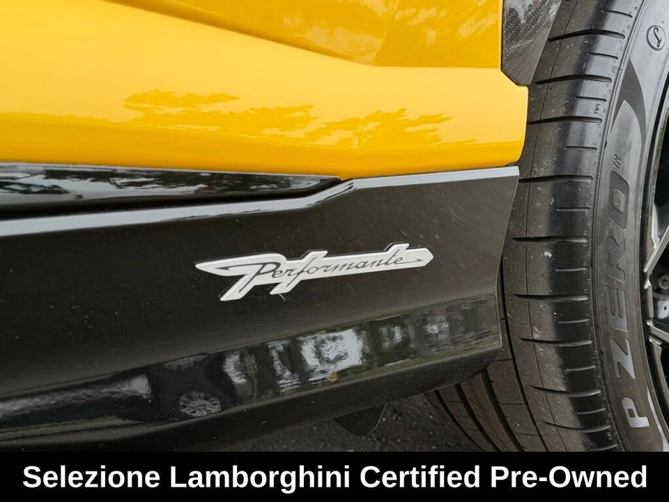 2023 Lamborghini Urus Performante - Image 16 of 31