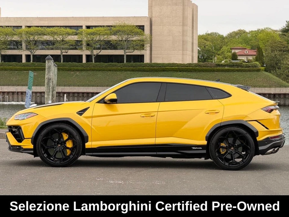 2023 Lamborghini Urus Performante - Image 2 of 31