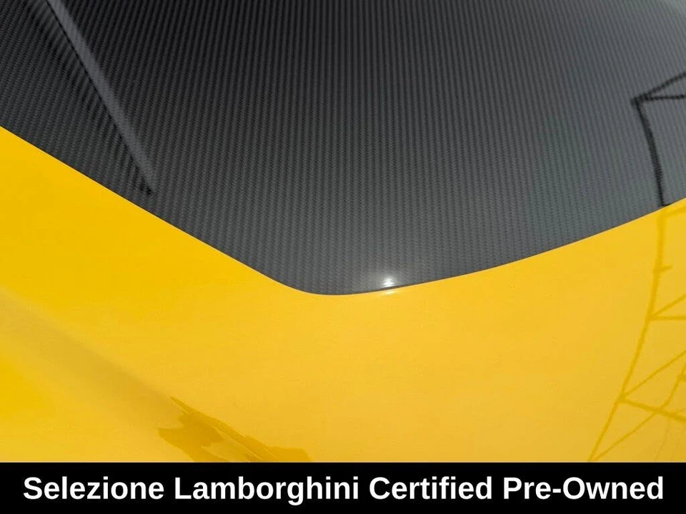 2023 Lamborghini Urus Performante - Image 12 of 31