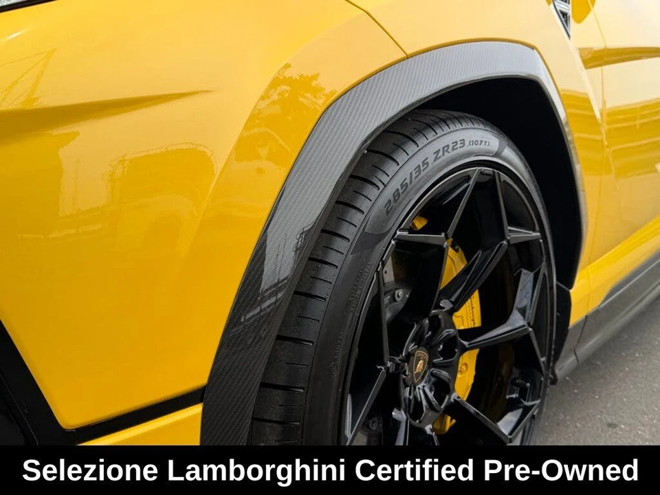 2023 Lamborghini Urus Performante - Image 13 of 31