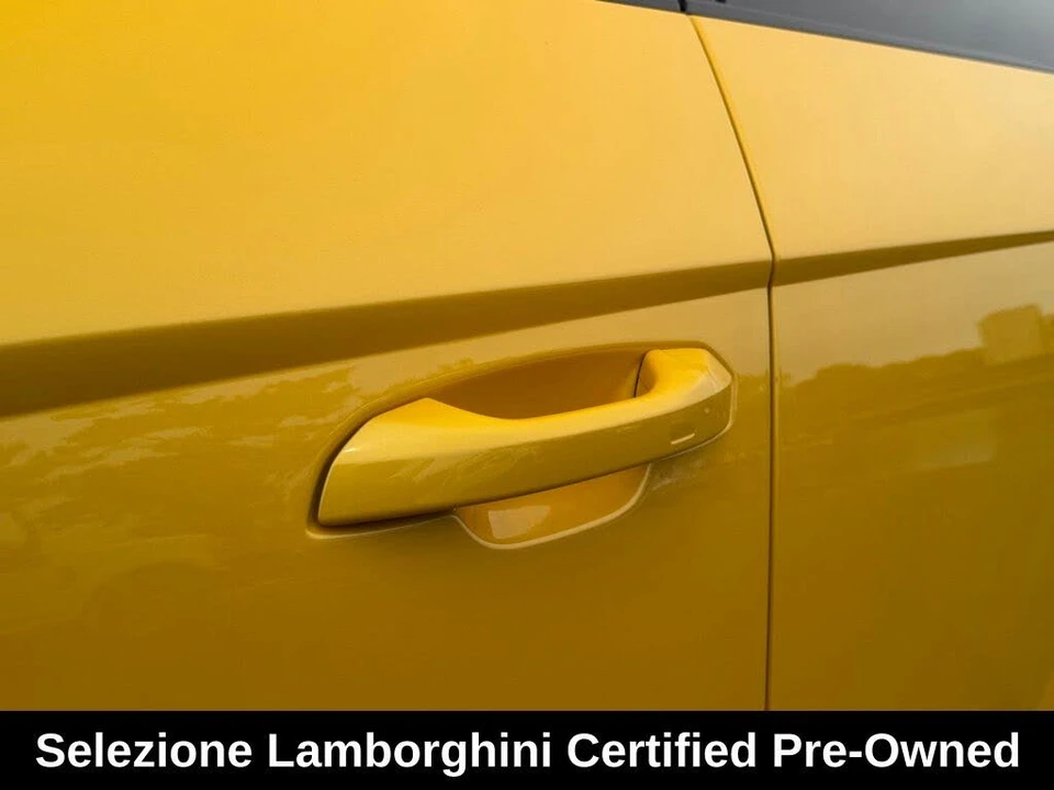2023 Lamborghini Urus Performante - Image 15 of 31
