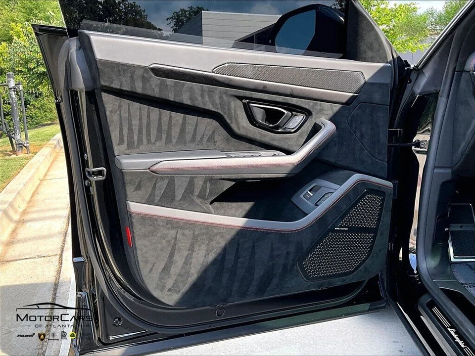 2023 Lamborghini Urus Performante - Image 21 of 31