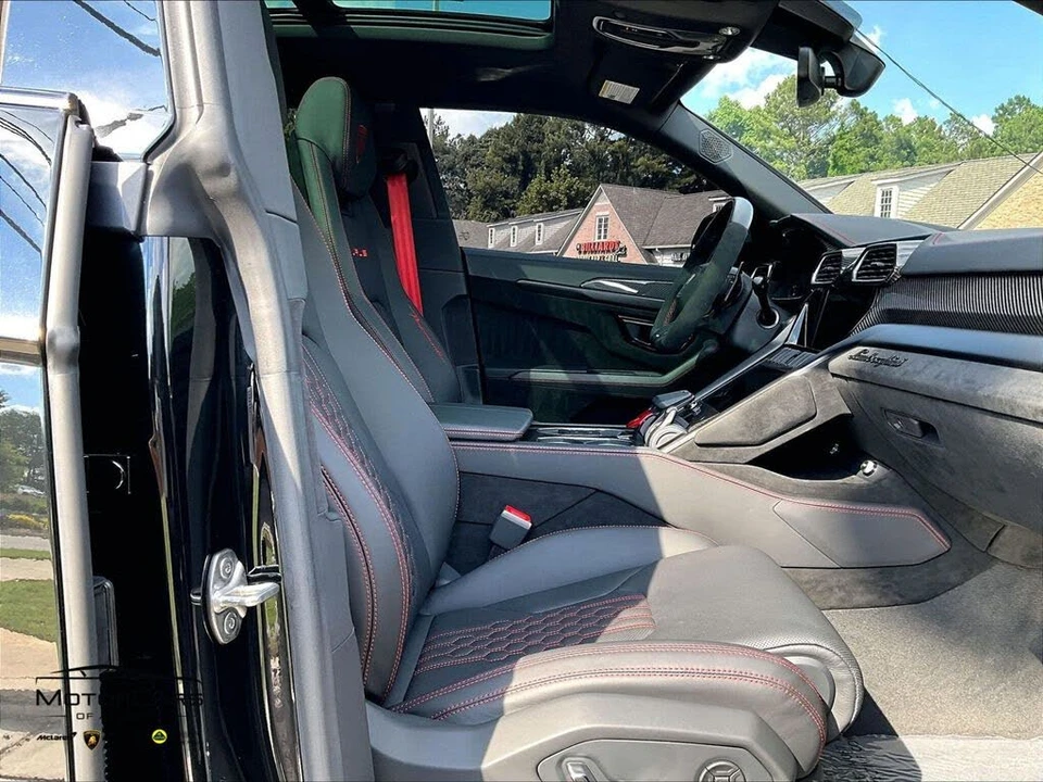 2023 Lamborghini Urus Performante - Image 8 of 31