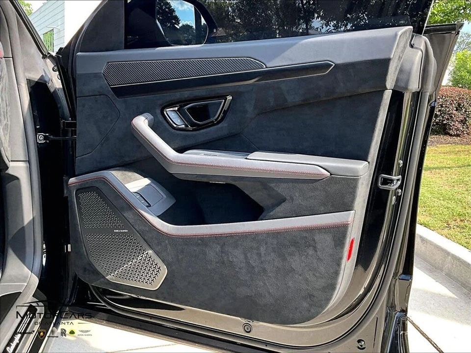 2023 Lamborghini Urus Performante - Image 22 of 31