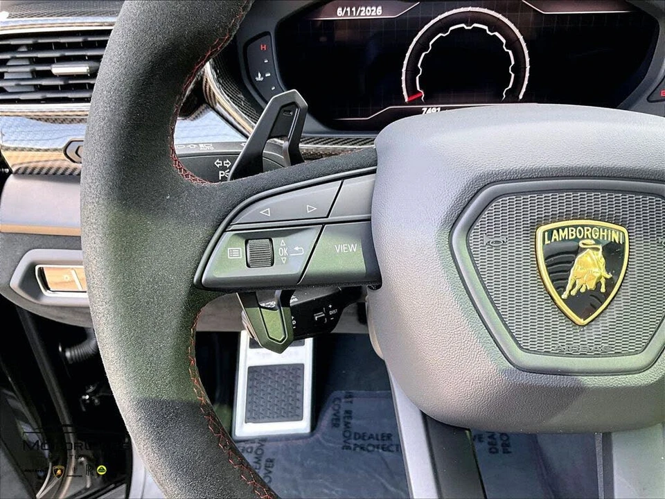 2023 Lamborghini Urus Performante - Image 16 of 31
