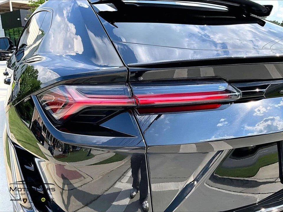 2023 Lamborghini Urus Performante - Image 27 of 31