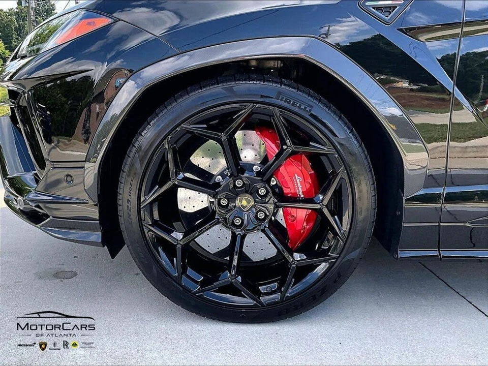 2023 Lamborghini Urus Performante - Image 9 of 31