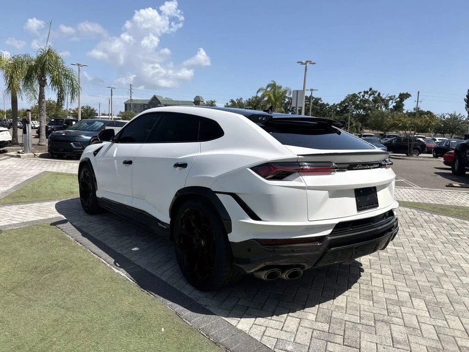 2023 Lamborghini Urus Performante - Image 4 of 31