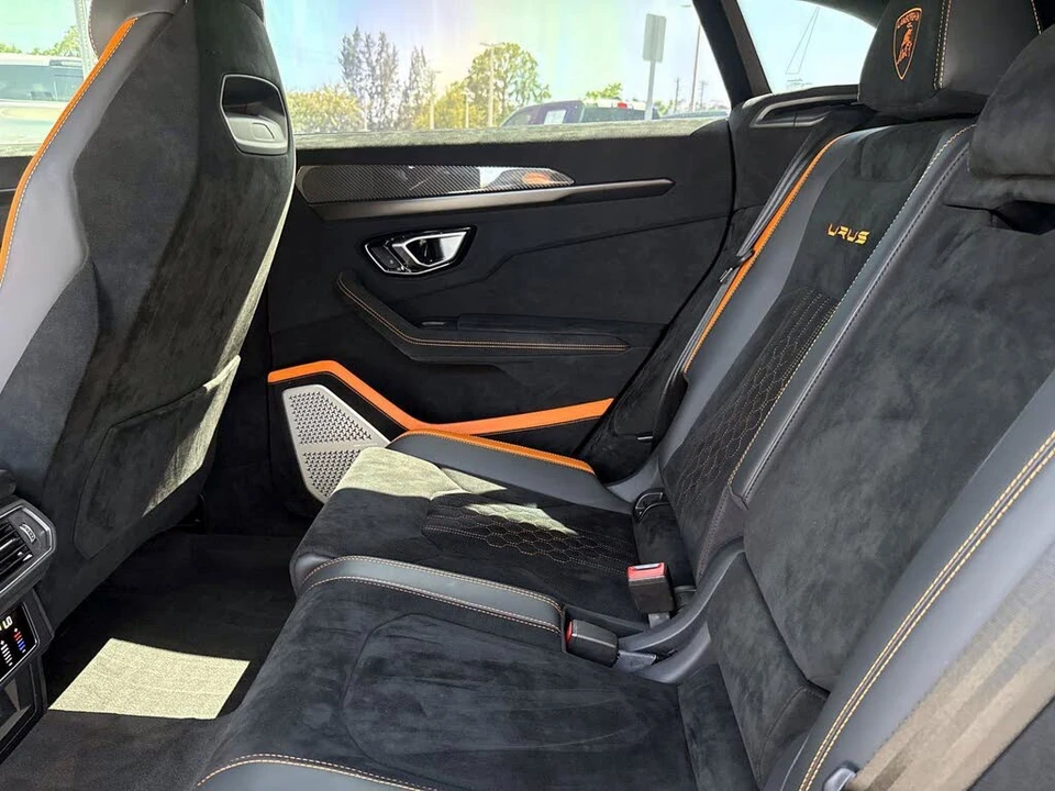 2023 Lamborghini Urus Performante - Image 14 of 31