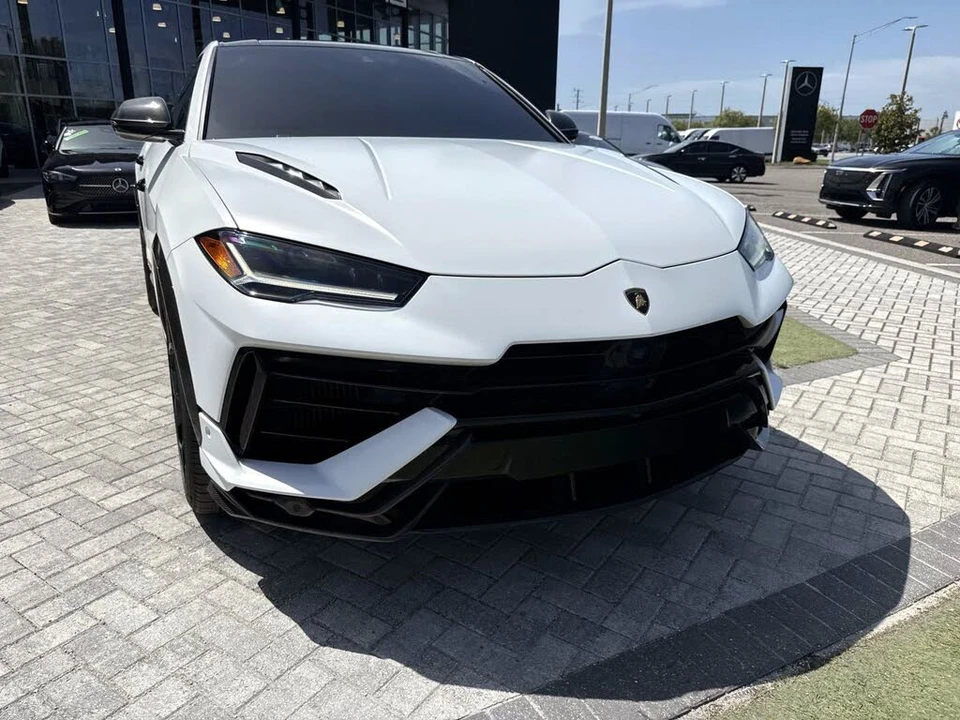2023 Lamborghini Urus Performante - Image 8 of 31