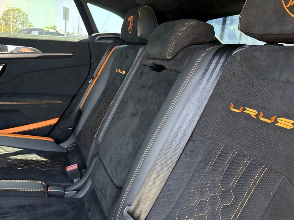 2023 Lamborghini Urus Performante - Image 13 of 31