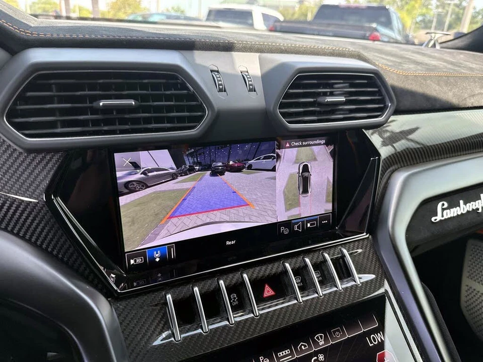 2023 Lamborghini Urus Performante - Image 27 of 31