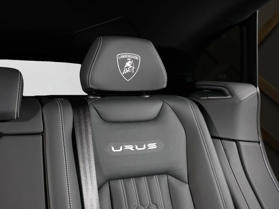 2023 Lamborghini Urus Performante - Image 24 of 31