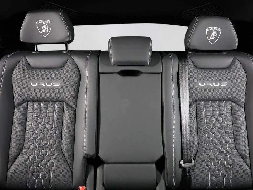 2023 Lamborghini Urus Performante - Image 7 of 31