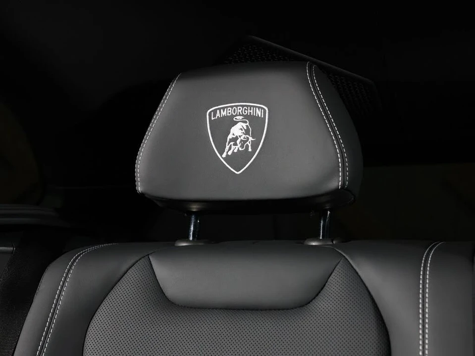 2023 Lamborghini Urus Performante - Image 22 of 31