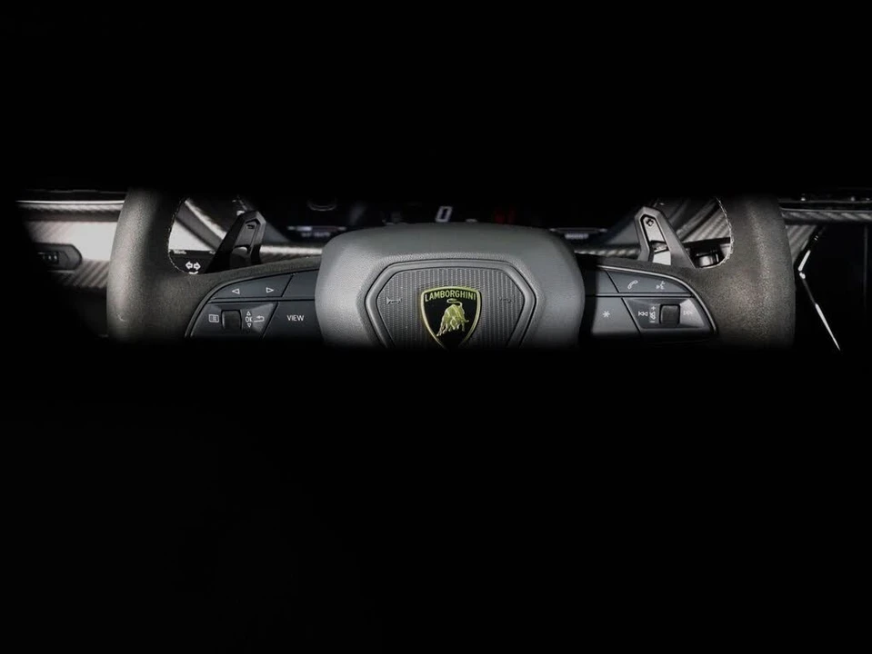 2023 Lamborghini Urus Performante - Image 20 of 31