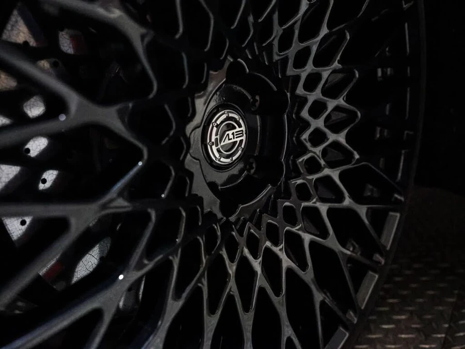 2023 Lamborghini Urus Performante - Image 9 of 31
