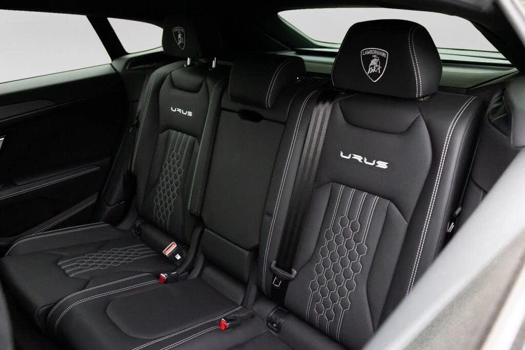 2023 Lamborghini Urus Performante - Image 26 of 31