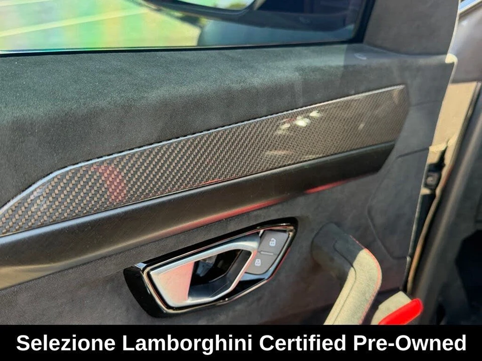 2023 Lamborghini Urus Performante - Image 26 of 31