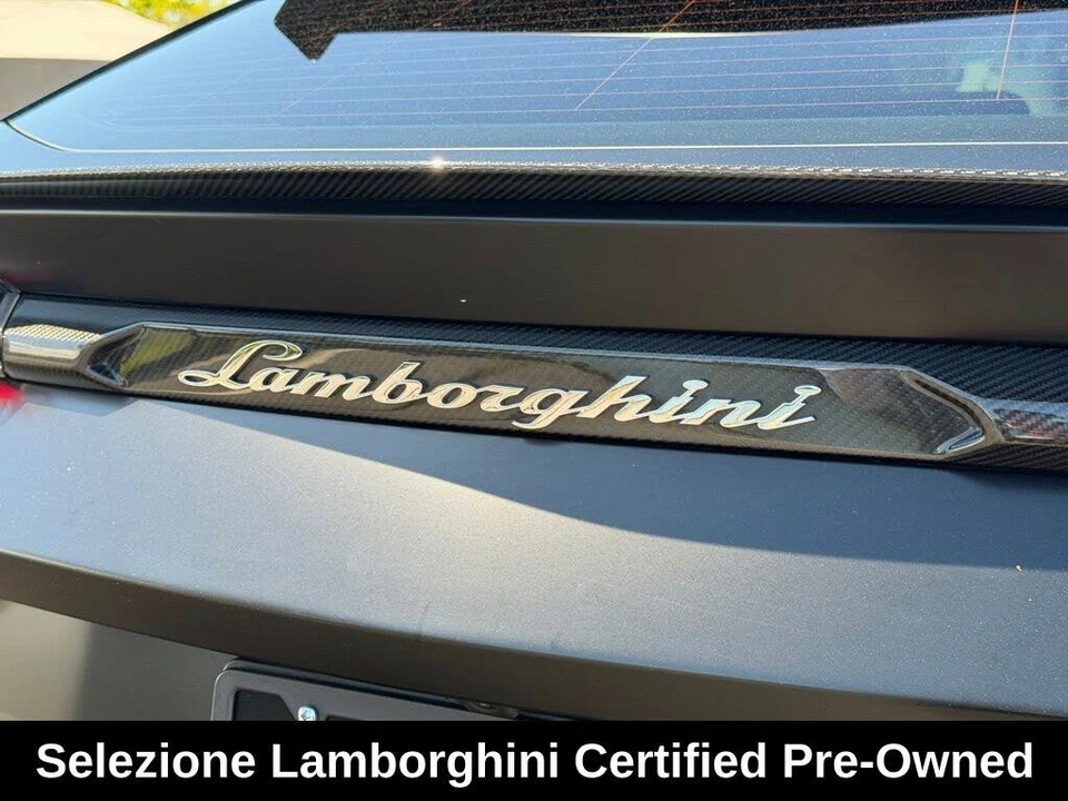 2023 Lamborghini Urus Performante - Image 15 of 31