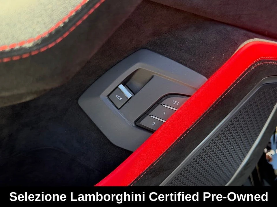 2023 Lamborghini Urus Performante - Image 27 of 31
