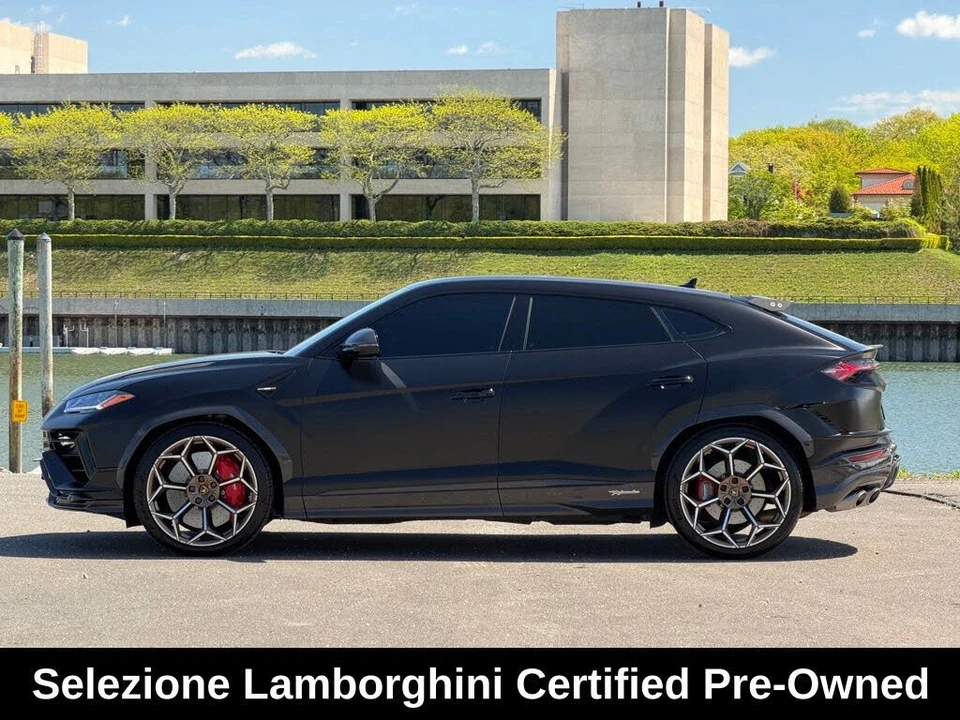 2023 Lamborghini Urus Performante - Image 2 of 31