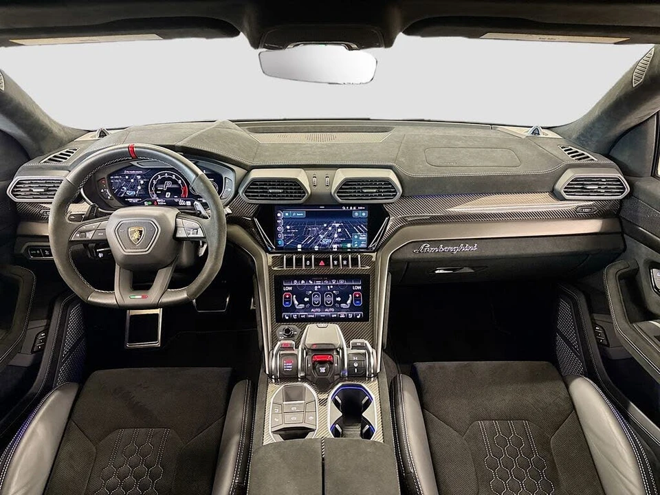 2023 Lamborghini Urus Performante - Image 9 of 31