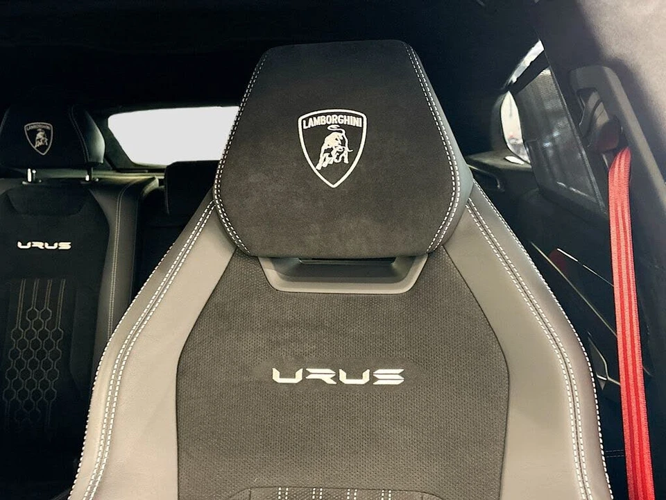 2023 Lamborghini Urus Performante - Image 27 of 31