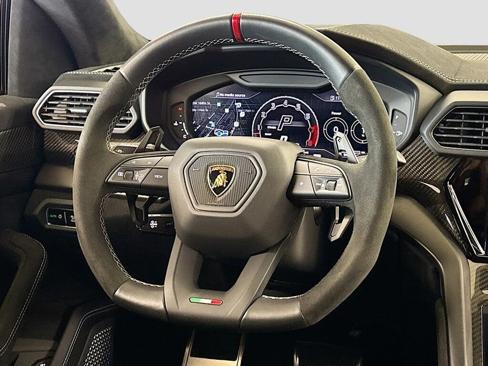 2023 Lamborghini Urus Performante - Image 19 of 31