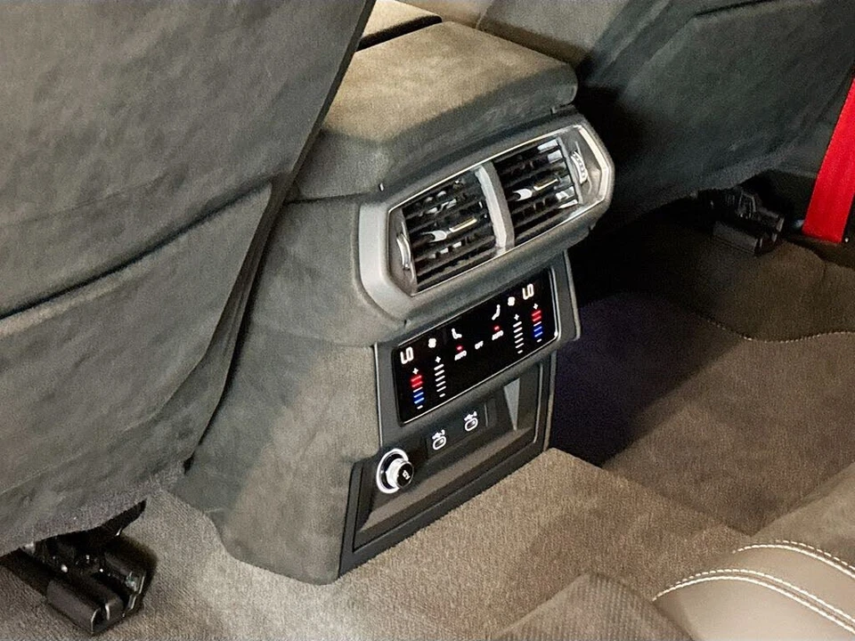 2023 Lamborghini Urus Performante - Image 17 of 31