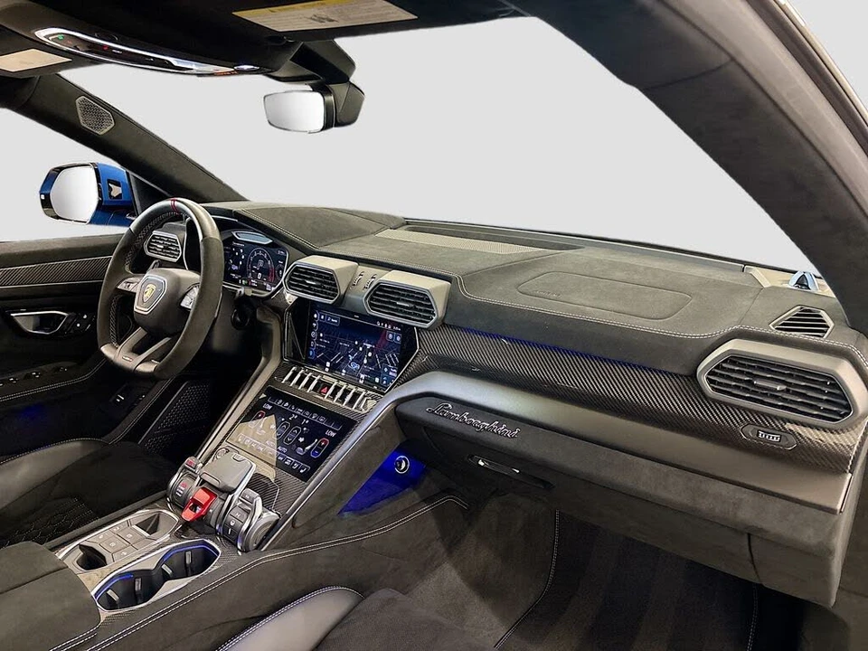 2023 Lamborghini Urus Performante - Image 14 of 31