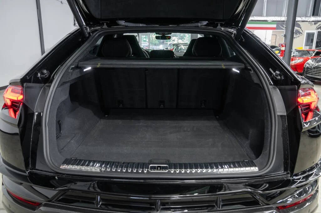 2023 Lamborghini Urus Performante - Image 18 of 31