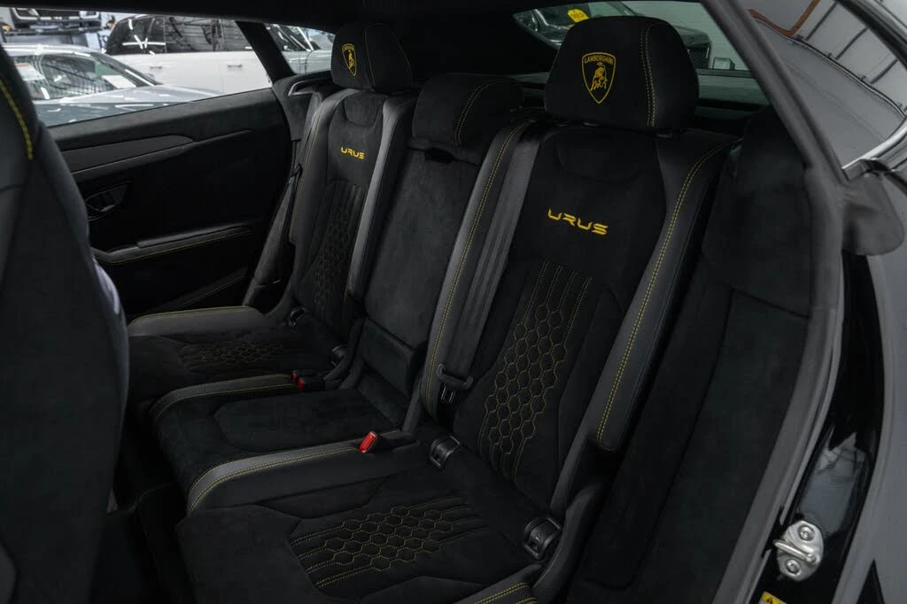 2023 Lamborghini Urus Performante - Image 15 of 31