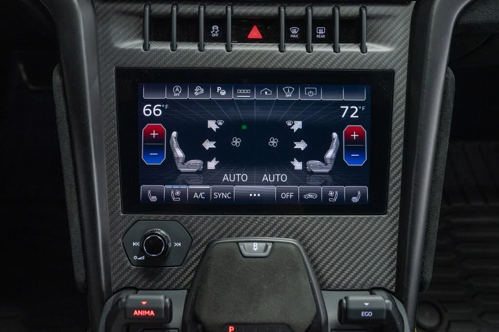 2023 Lamborghini Urus Performante - Image 30 of 31