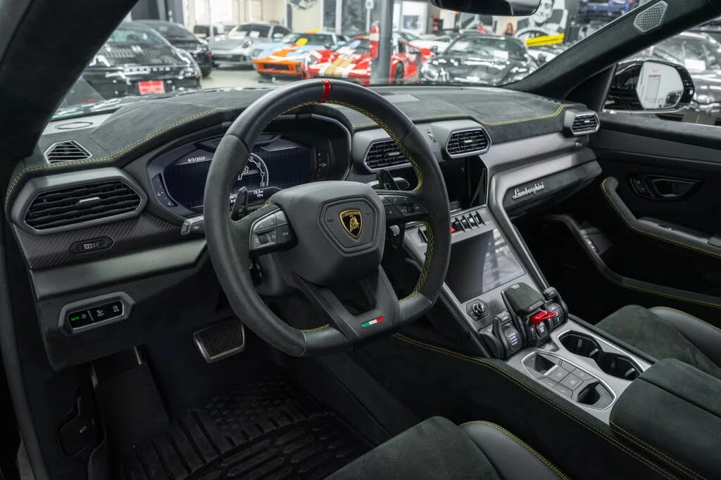 2023 Lamborghini Urus Performante - Image 12 of 31