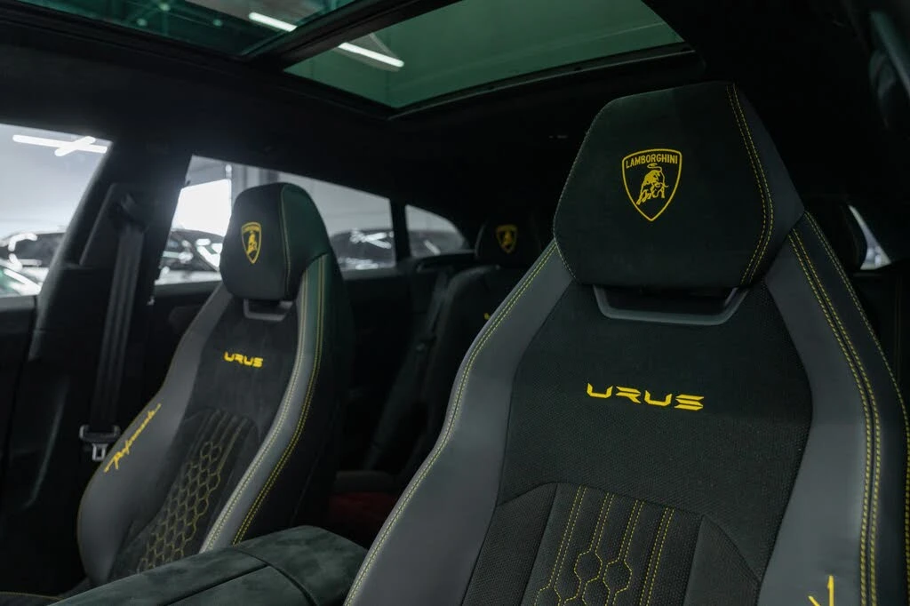 2023 Lamborghini Urus Performante - Image 17 of 31