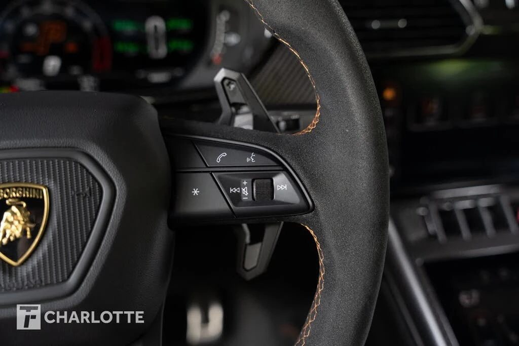 2023 Lamborghini Urus Performante - Image 25 of 31