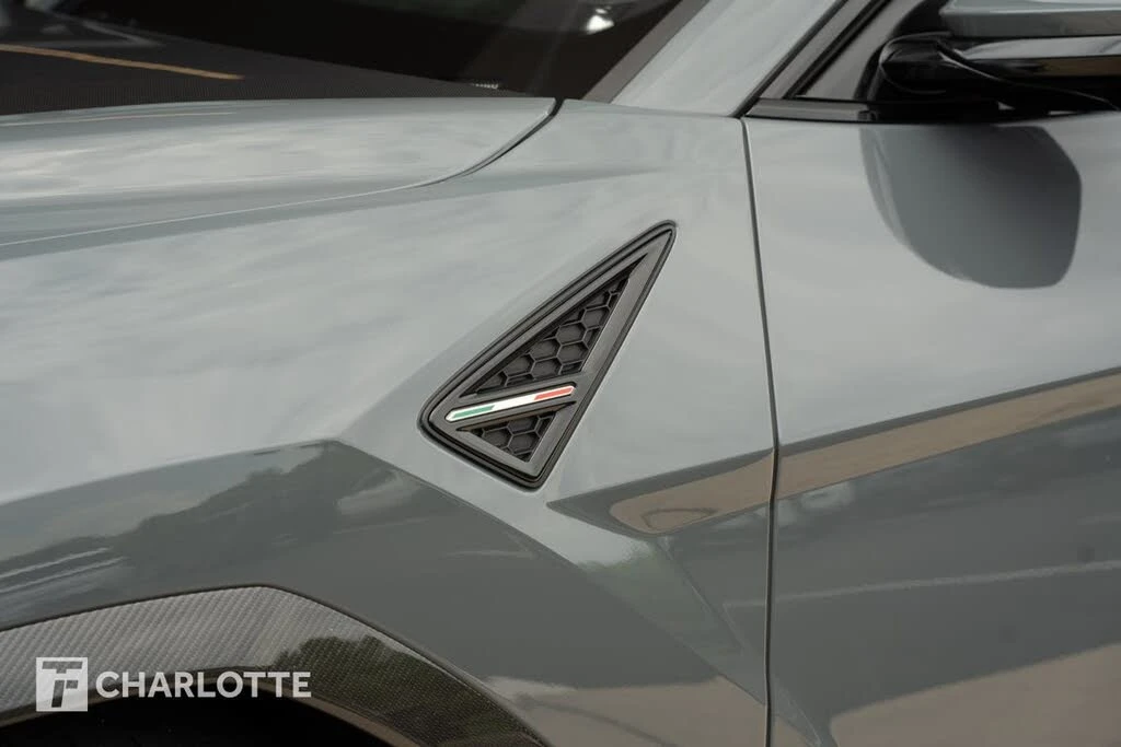 2023 Lamborghini Urus Performante - Image 10 of 31